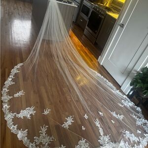 Designer White Lace Wedding Veil